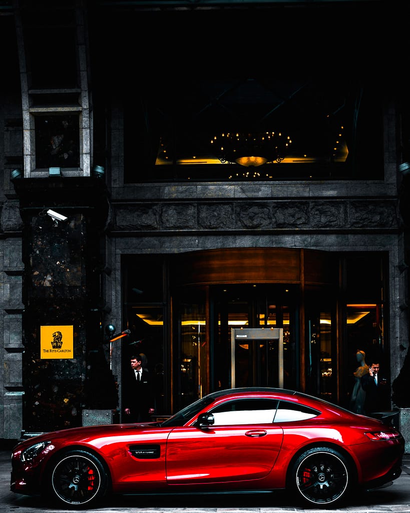 photo 1489686995744 f47e995ffe61